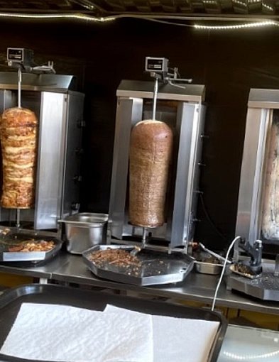 Kebson dalej ocenia wałbrzyskie przysmaki.