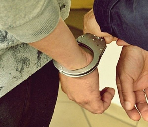 Policja zatrzymuje poszukiwanych za alimenty i narkotyki-20451
