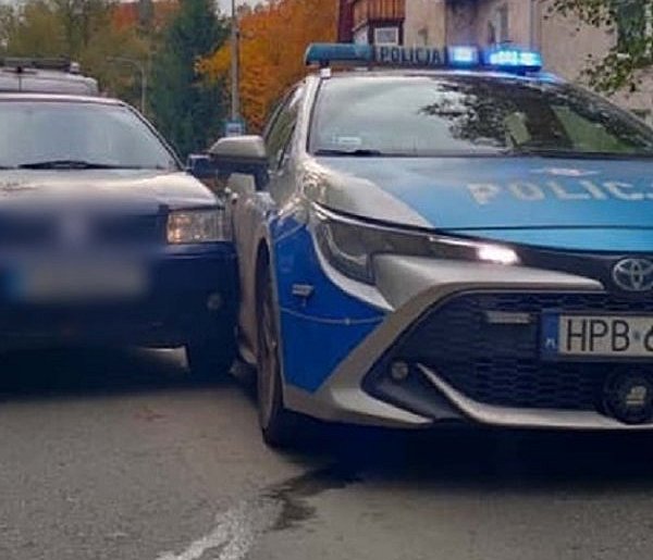 Pościg zakończony kolizją z radiowozem-20493