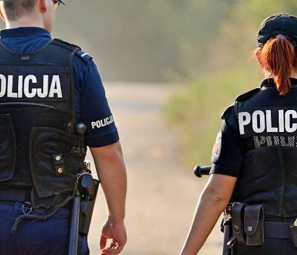 Czy w Wałbrzychu brakuje policyjnych patroli?-21179