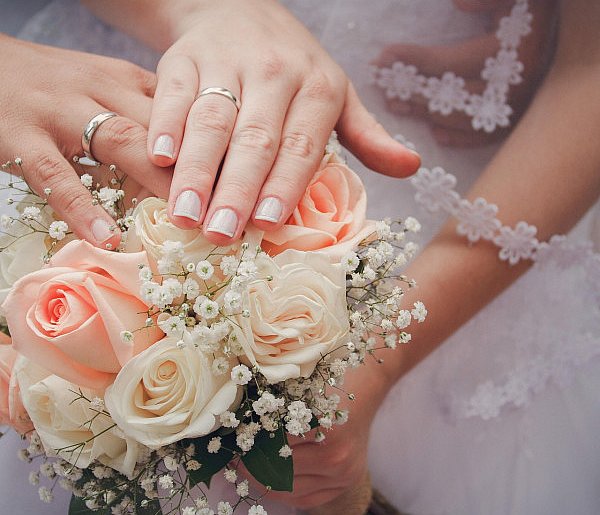 40 tys. zł za ślub i dziecko. PiS chce zachęcać do małżeństw i rodzicielstwa-21597