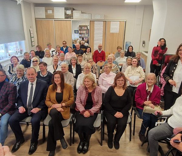 Seniorzy napisali wiersze na dobranoc-21663