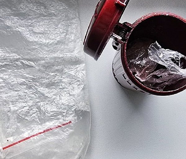 Dwóch poszukiwanych zatrzymanych. U jednego znaleziono narkotyki-21696