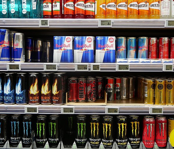 Popularne napoje pójdą ostro w górę. Rząd szykuje podwyżkę VAT-21875