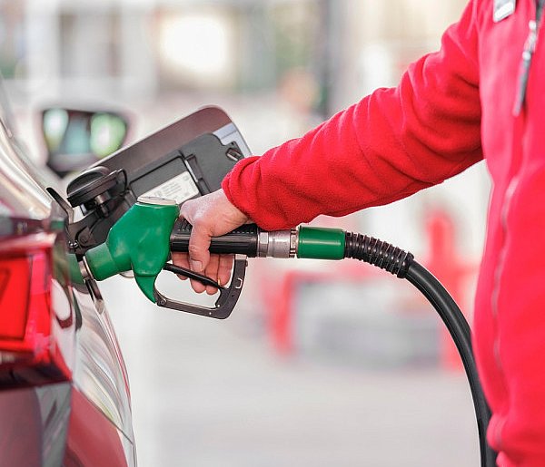 Nowy rok, droższe tankowanie. Państwo podnosi opłatę paliwową-22178