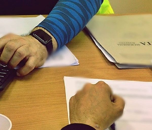 Zatrzymanie 23-latka w Wałbrzychu za oszustwo i fałszowanie dokumentów-22191