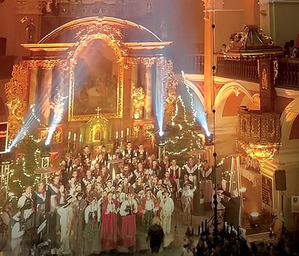 Charytatywne Kolędowanie z Zespołem Pieśni i Tańca-22315