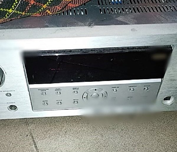 Ukradł m.in mundury i zestaw kina domowego-22522