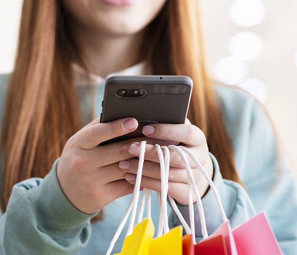 Zalando i Temu podpadły urzędowi. Klienci byli wprowadzani w błąd-22632