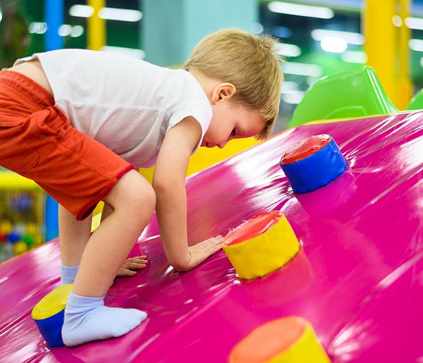 Zostawiasz dziecko w sali zabaw? Urząd wykrył poważne uchybienia-22736