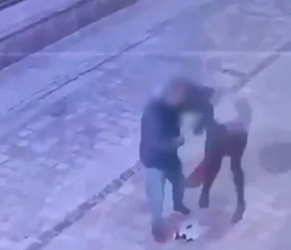 Pobił co najmniej dwie kobiety na ulicy