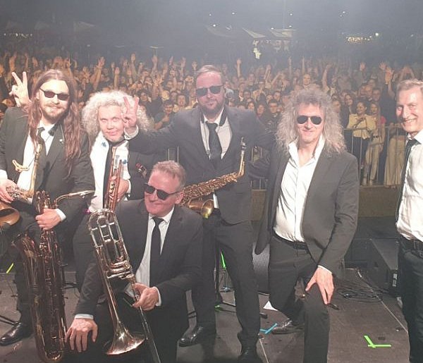 Poparzeni Kawą Trzy - Nawet w lutym jest wiosna