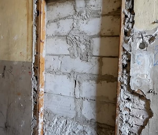 Weszli z kamerą do niegdyś najniebezpieczniejszej części Wałbrzycha