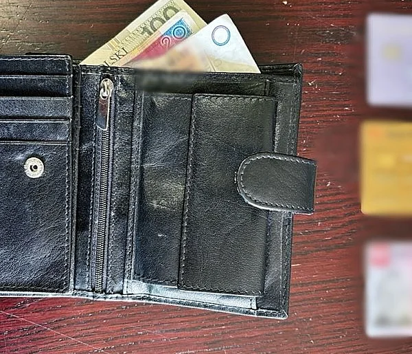 40-latek zatrzymany za kradzież portfela w Walimiu