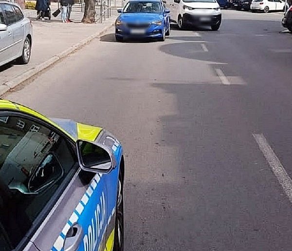 88-latka weszła prosto przed jadący samochód