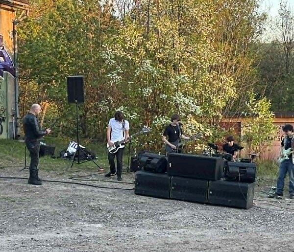 Udana majówka przed klubem Głębia