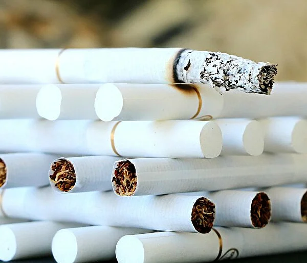 62 kilogramy nielegalnego tytoniu i 128 tysięcy papierosów