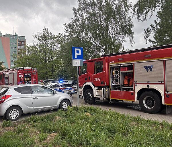 Kłęby dymu z mieszkania. Pożar przy ul. Hirszfelda