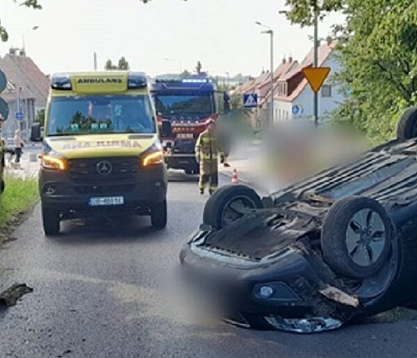 Pijana kierująca dachowała na ul. Wyszyńskiego