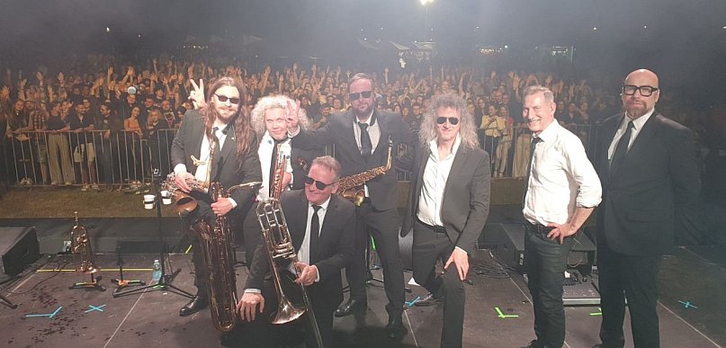 Poparzeni Kawą Trzy - Nawet w lutym jest wiosna