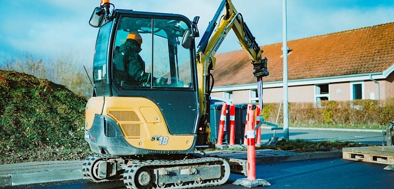 Czy zakup minikoparki to opłacalna inwestycja?