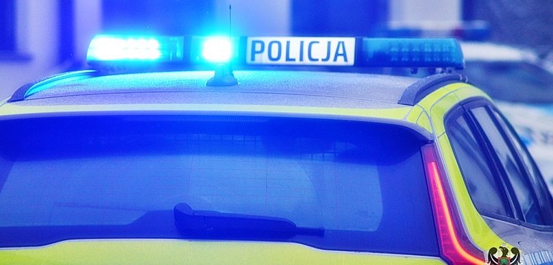 Policja znalazła 84-latkę w przydrożnym rowie