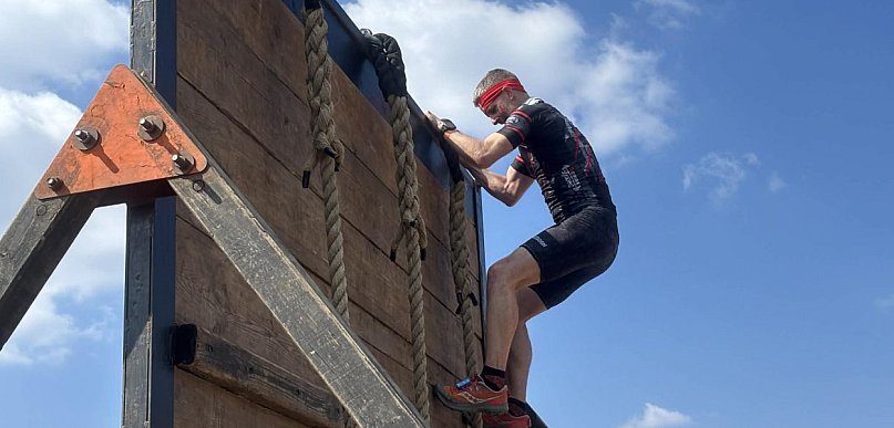 Arm Race: Pierwszy dzień za nami