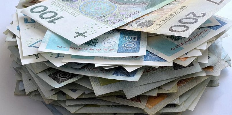 Nowe Miasto: 87-latek oddał oszustom 600 tys. zł - 20691