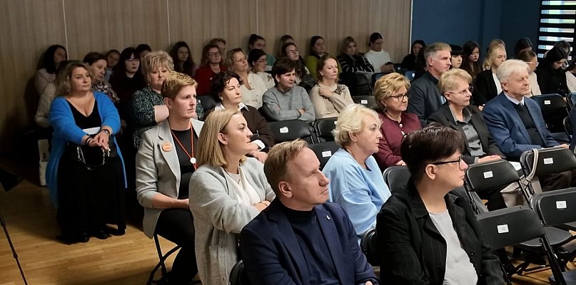 Każde dziecko zasługuje na szansę – Wałbrzych stawia na edukację włączającą - 20849