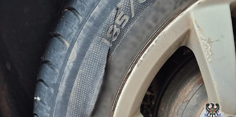 35-latek zdewastował trzy auta i donice za 47 tys. zł - 21059