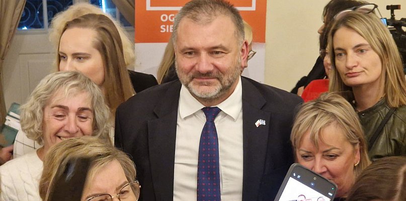 Minister Żurek pod wrażeniem kobiecej energii w Wałbrzychu - 21464