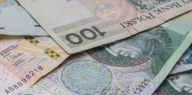 Ile trzeba zarabiać, by godnie żyć w Wałbrzychu. Opinie mieszkańców - 21735