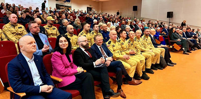 Spotkanie dotyczące bezpieczeństwa w Akademii Nauk Stosowanych - 21936