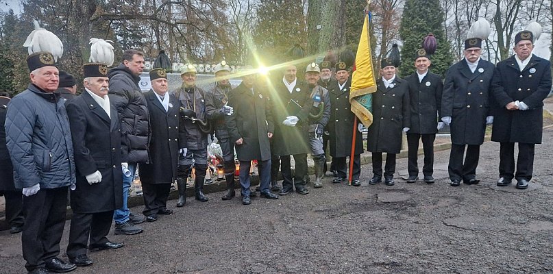 Po 40 latach wciąż wspominają ofiary katastrofy górniczej - 22273