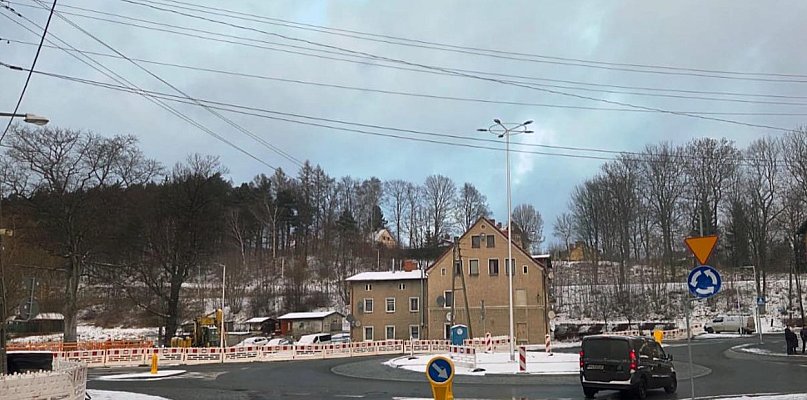 Przywrócono ruch na drodze wojewódzkiej 381 w Jedlinie-Zdroju - 22381