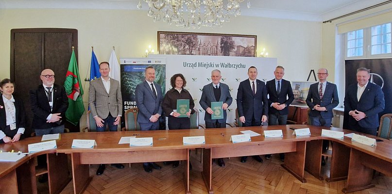 Jesienią przyjadą nowe autobusy wodorowe Mercedesa - 22501