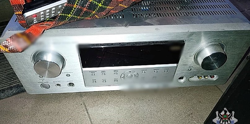 Ukradł m.in mundury i zestaw kina domowego - 22522