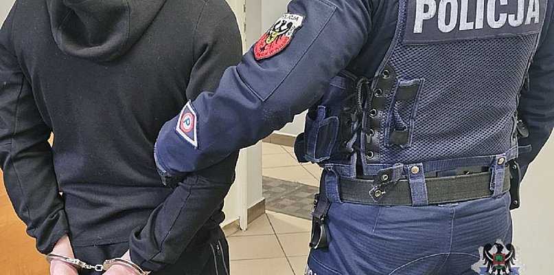 Grozili śmiercią pracownicom i policjantom. Kradzież w Boguszowie-Gorcach - 22705