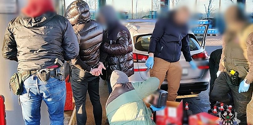 Wałbrzyscy policjanci zatrzymali transport 30 litrów amfetaminy