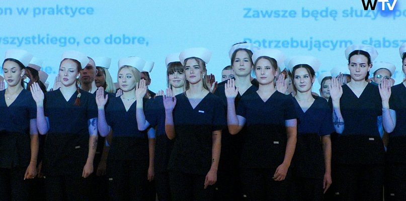 Uroczyste czepkowanie studentów pielęgniarstwa