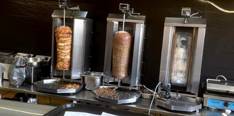 Kebson dalej ocenia wałbrzyskie przysmaki.