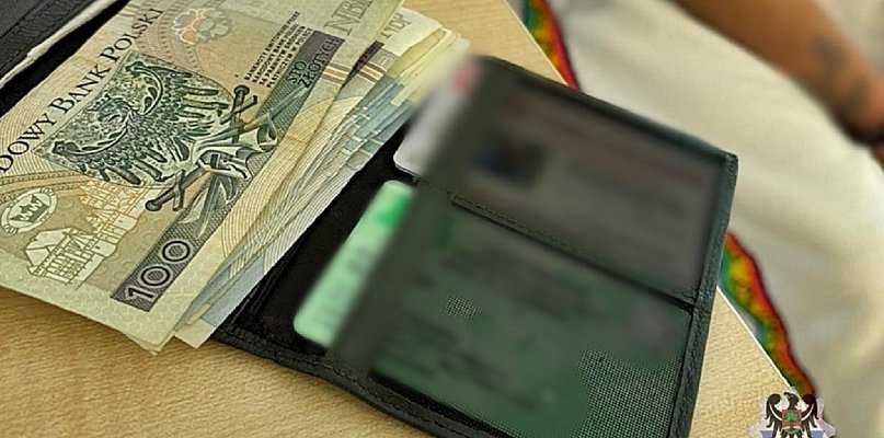 Przywłaszczył zgubiony portfel