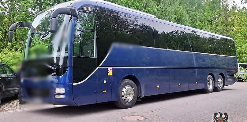 Autokar z dziećmi zatrzymany z powodu usterki hamulców