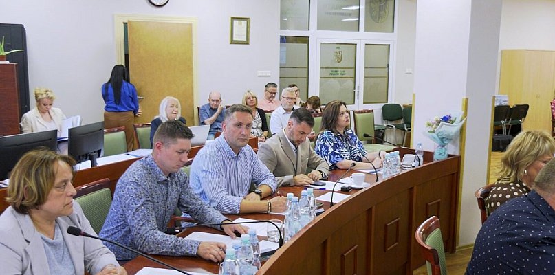 Powiat dofinansowuje transport w gminach
