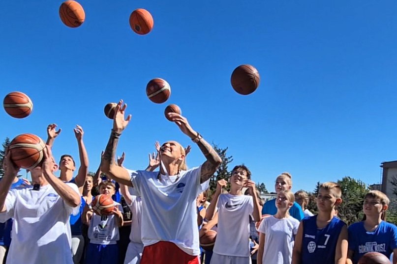 Biało-Niebieska Strefa Basketu