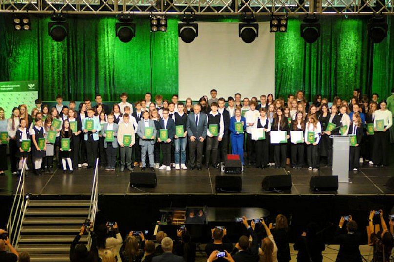 Stypendia dla najzdolniejszych uczniów i studentów