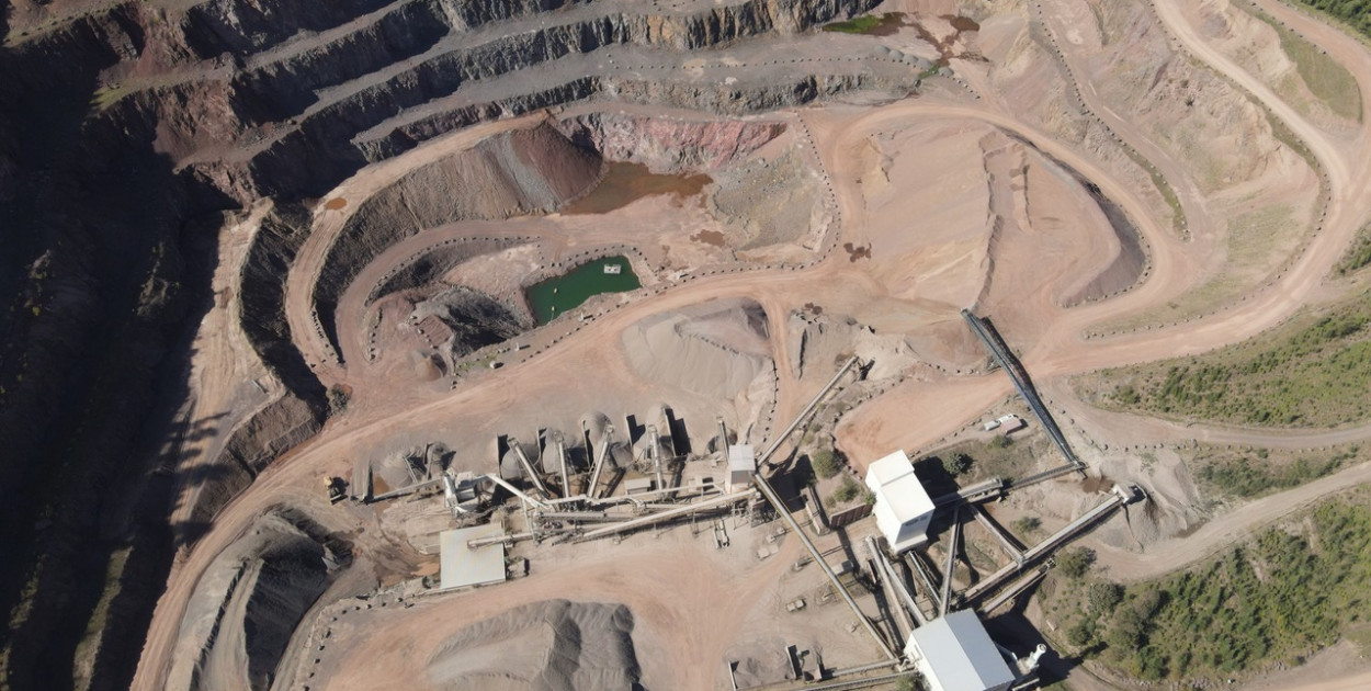 Melafir, który dzieli. Głos rozsądku z serca Sudetów