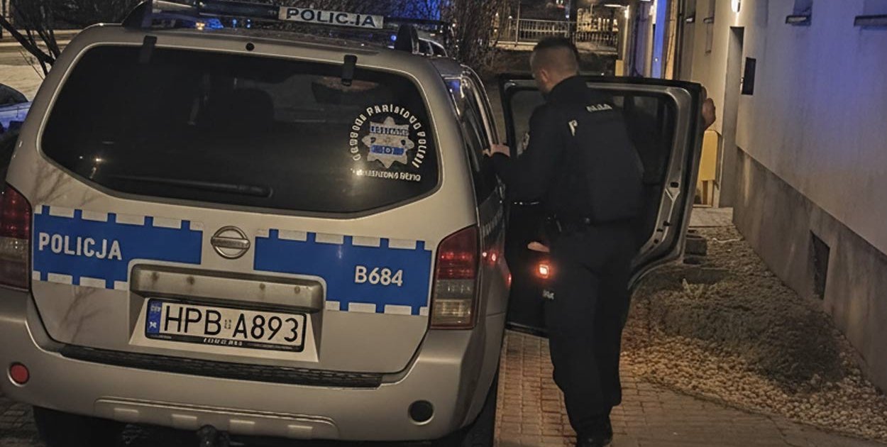 Była zagubiona i zdezorientowana. Pomogli policjanci