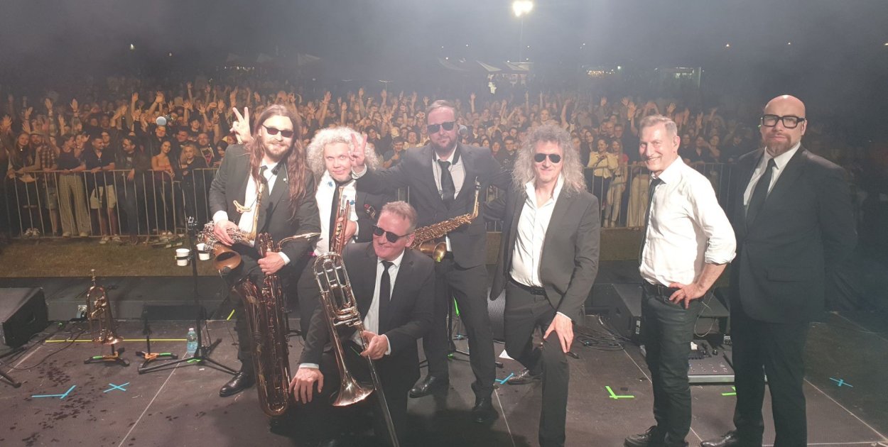 Poparzeni Kawą Trzy - Nawet w lutym jest wiosna