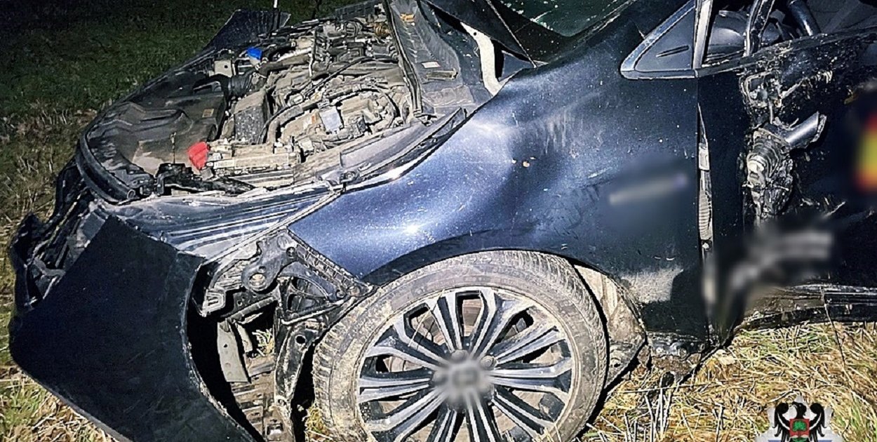 47-latek i dwóch pasażerów w szpitalu